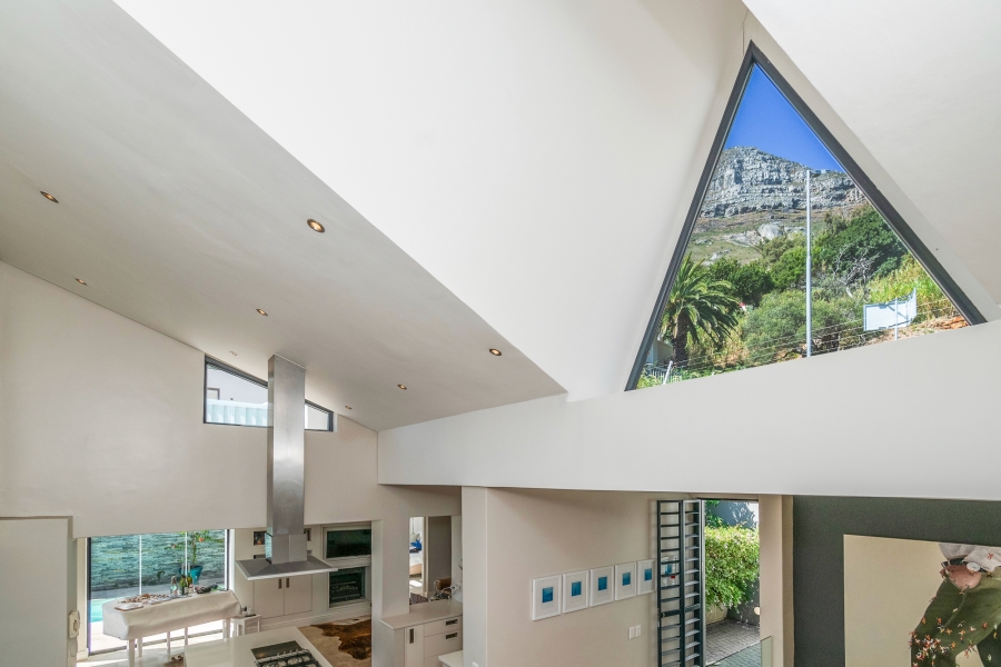 To Let 4 Bedroom Property for Rent in Clifton Western Cape